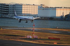 羽田国際空港の写真です。羽田国際空港周辺の店舗で合鍵作成・合鍵制作・スペアキー作成・ディンプルキー作成する場合には必ず合鍵本体をご持参ください。鍵番号はあなたの家のパスワード。