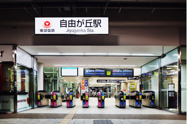 東京急行電鉄自由が丘駅で合鍵制作・合鍵制作・ディンプルキー作成・スペアキー作成・純正キー作成するには必ず鍵本体をご持参ください。