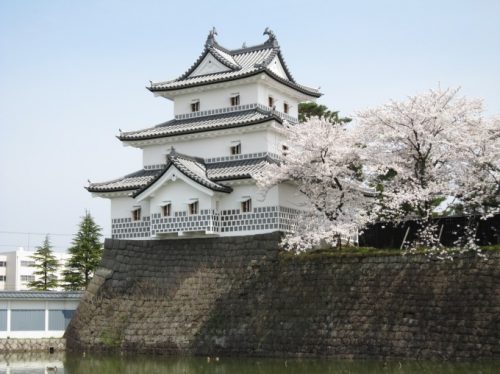 新潟県新発田市で、ディンプルキーを作りたい、合鍵を作りたい場合には、精度の高い純正の鍵、【新カギ】をご持参してお近くの店舗でお作りください。ネットで注文する間合いには俺の合鍵で注文を。